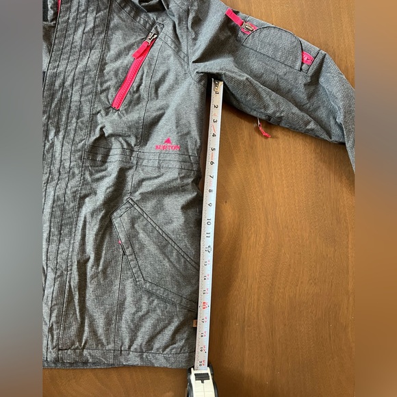 Burton Women’s Charcoal and Pink Ski/Snowboard Coat - Picture 12 of 13